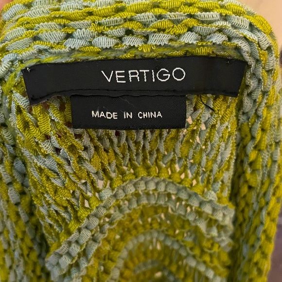 Beautiful green Vertigo blouse. Feels amazing on. Medium fit. - Picture 3 of 3